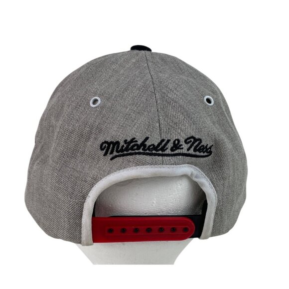 Mitchell & Ness Chicago Bulls Grey Red Snapback Hat Nostalgia Co - Picture 5 of 12
